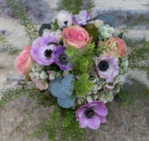 Bouquet de saison violet, rose et blanc