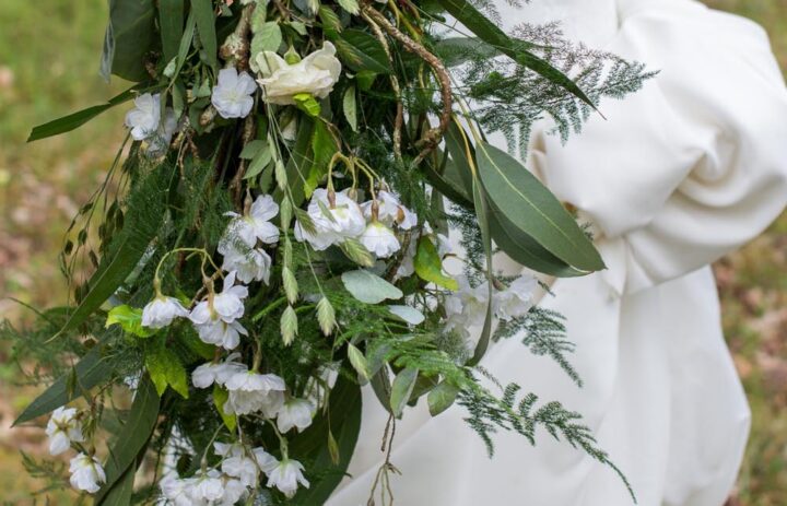  bouquet-mariee-cascade-vegetale-inspiration-mariage 