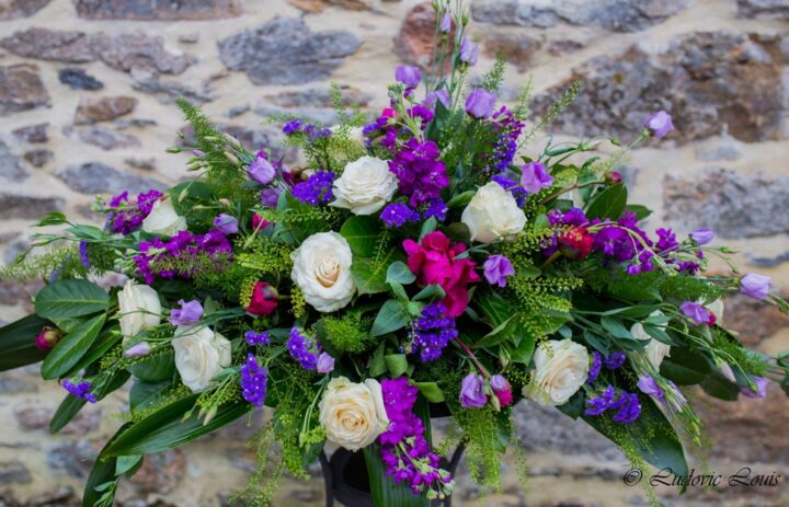  composition-florale-souvenir-violet-blanc-fleuriste-createur 