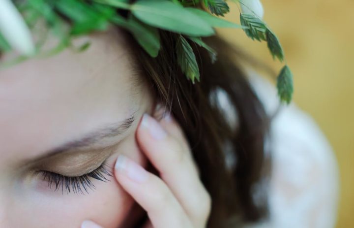  detail-couronne-mariee-vegetale-shooting-inspiration-mariage-nature 