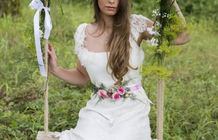  inspiration-mariage-foret-balancoire-fleurie-romantique 