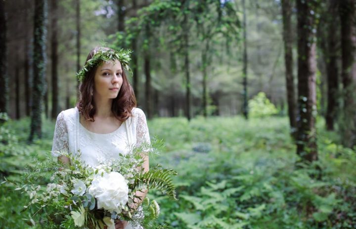  mariage-nature-couronne-bouquet-mariee-blanc-vert 