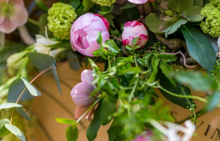  Composition floral verte et rose 