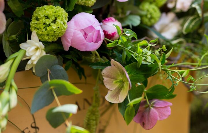  Composition floral verte et rose 