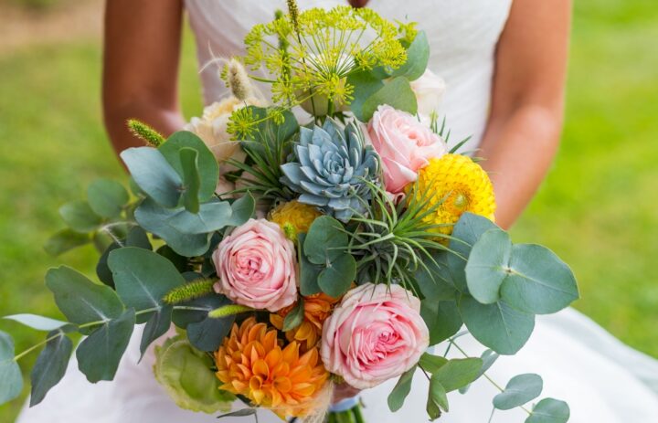  Mariée et bouquet 